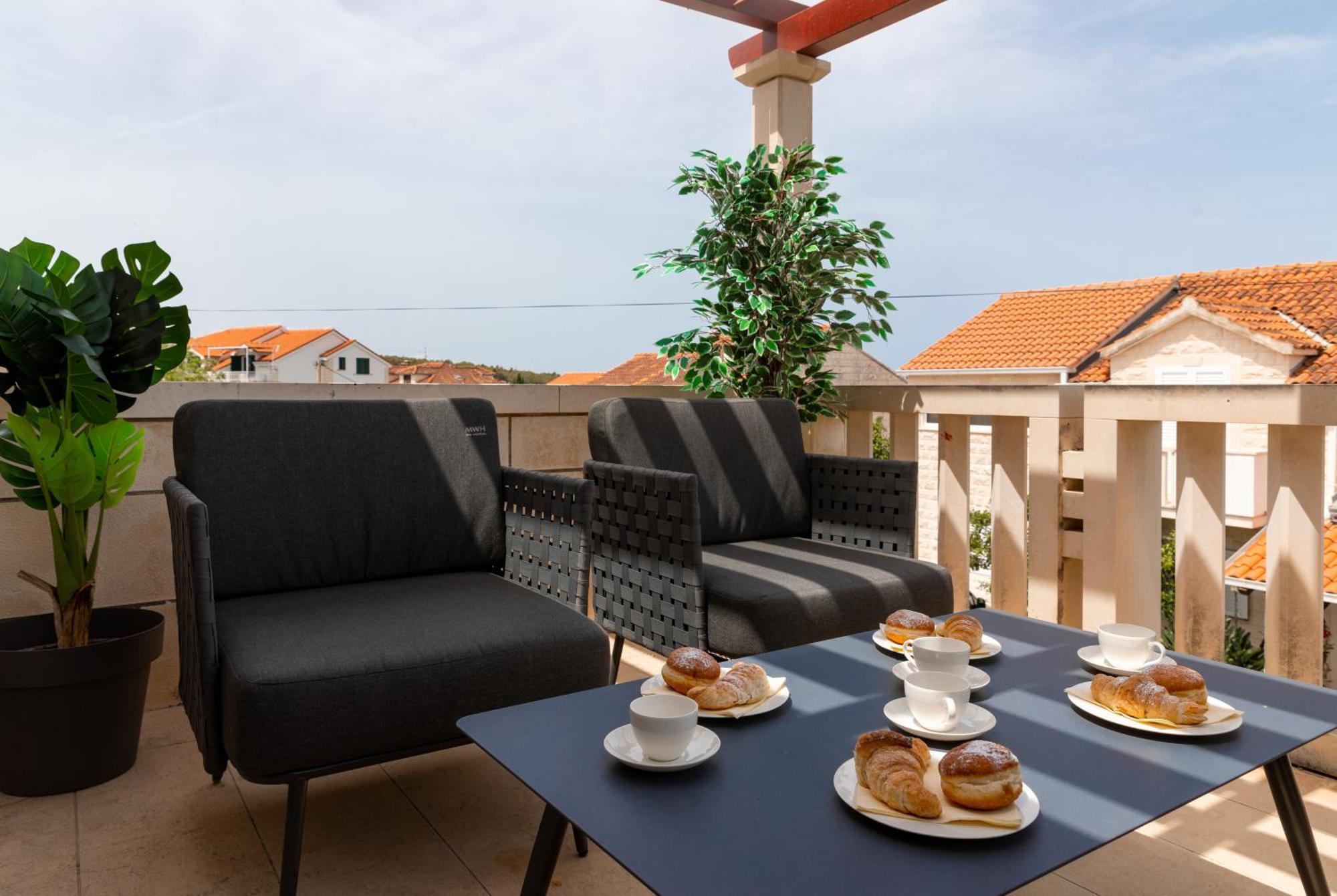 Penthouse4four - Apartments4you - Brand New 2-br - 200 Meters From The - Free Parking - Beautiful Terrace - Buralux Apartment *
