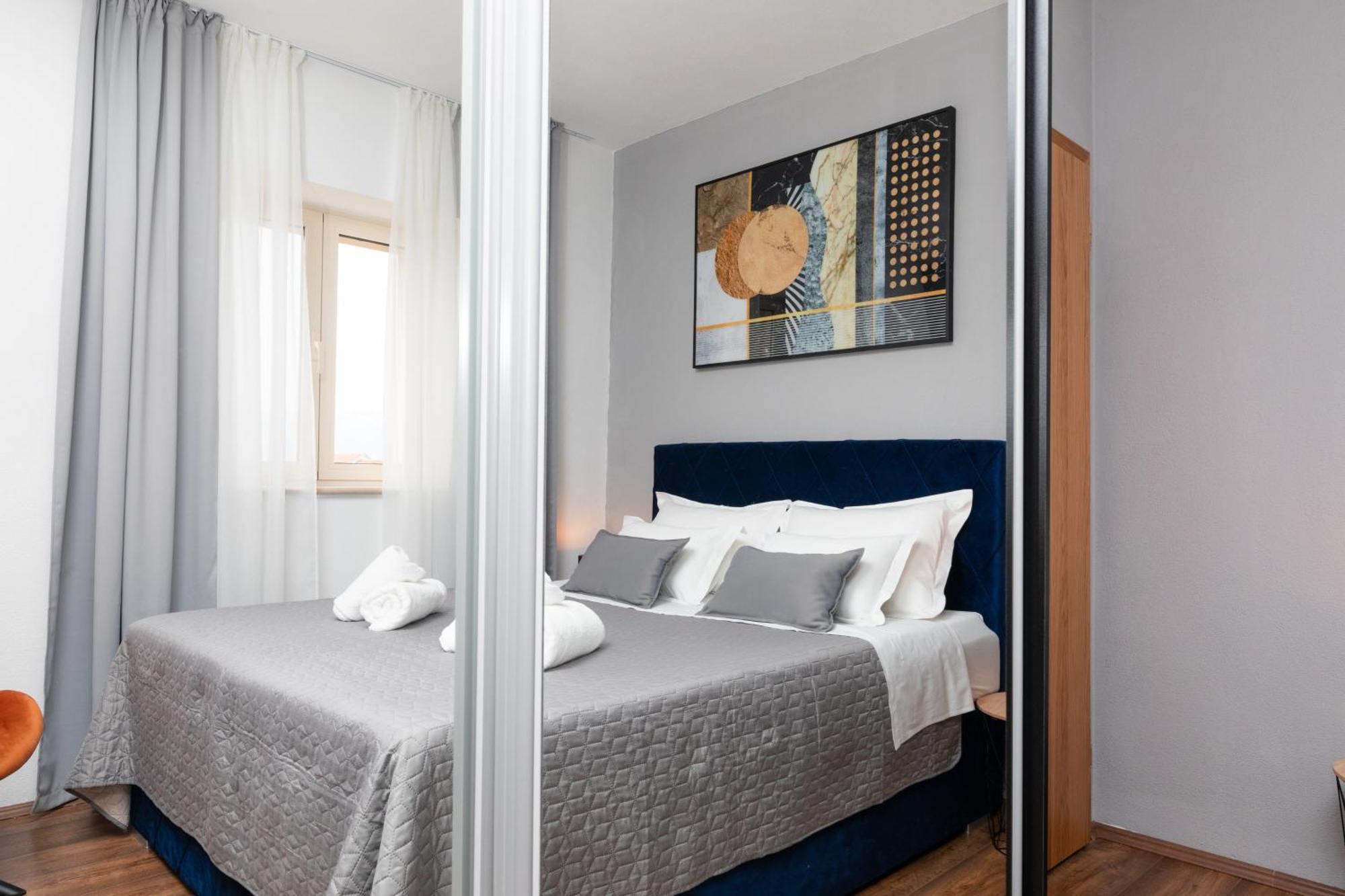Apartment Penthouse4four - Apartments4you - Brand New 2-br - 200 Meters From The - Free Parking - Beautiful Terrace - Buralux