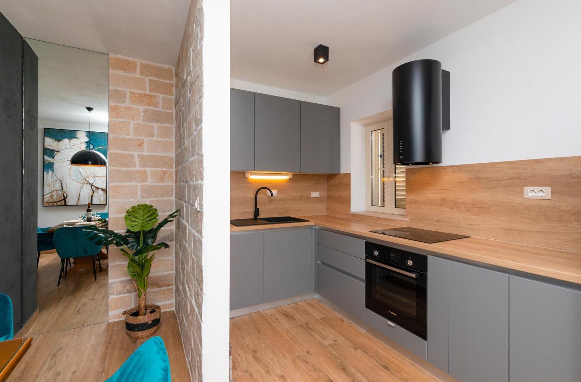 Penthouse4four - Apartments4you - Brand New 2-br - 200 Meters From The - Free Parking - Beautiful Terrace - Buralux * Supetar