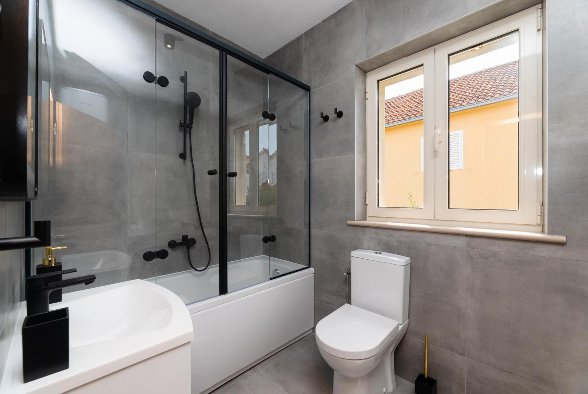 Penthouse4four - Apartments4you - Brand New 2-br - 200 Meters From The - Free Parking - Beautiful Terrace - Buralux Apartment *