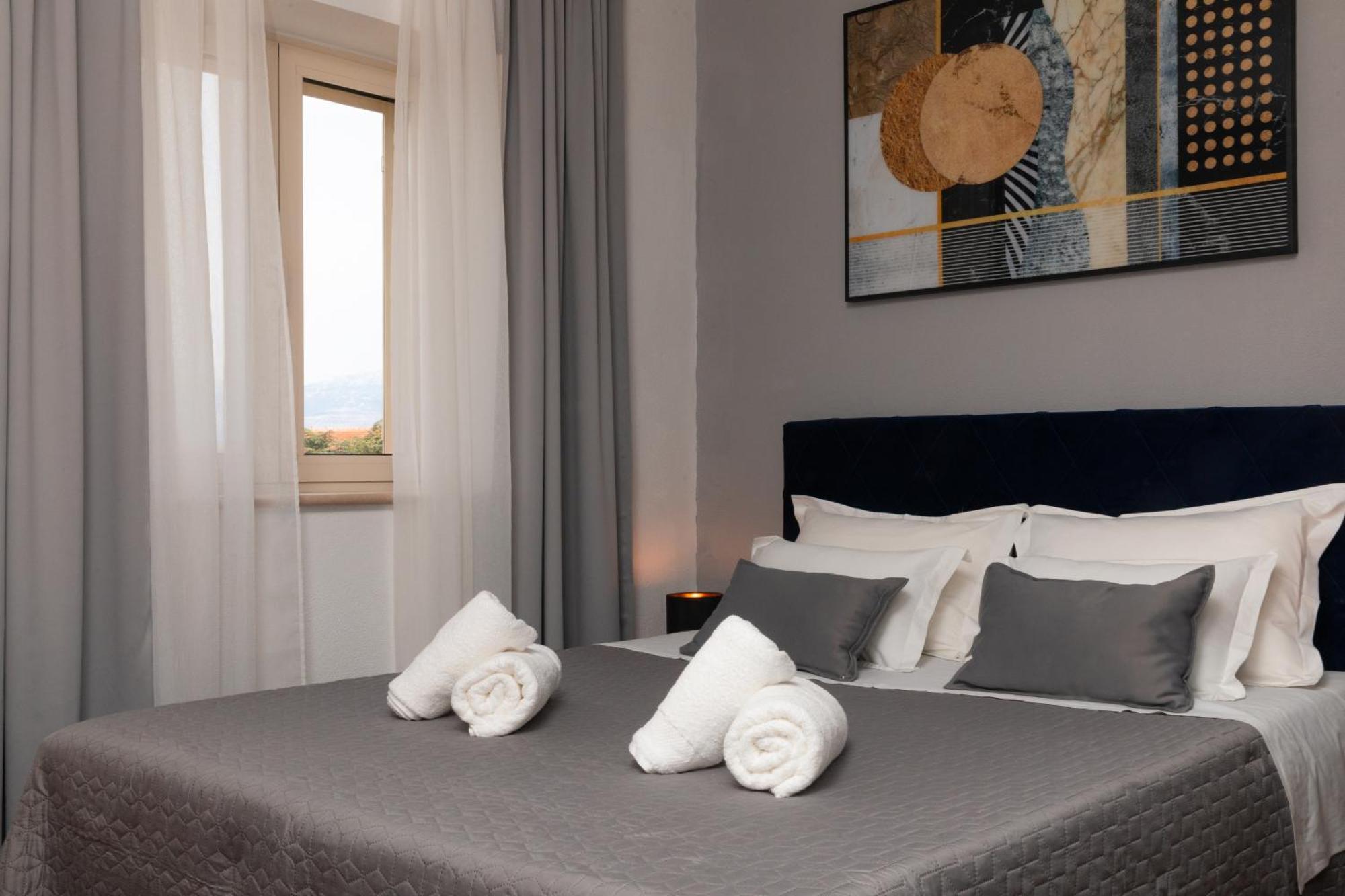 Penthouse4four - Apartments4you - Brand New 2-br - 200 Meters From The - Free Parking - Beautiful Terrace - Buralux Supetar